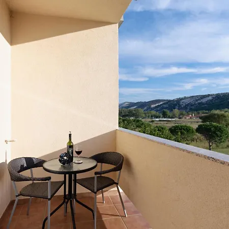Hotel Epario Lopar Exterior photo